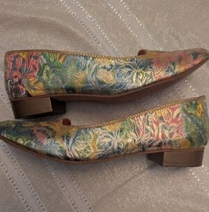 Vintage Opmphies Floral Flats
